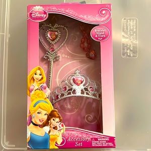 Disney Princess Accessory Set (Wand, Tiara and Bracelet) NIB
